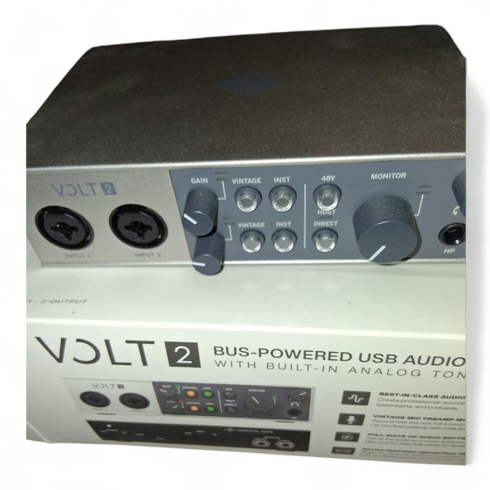 Volt 2 USB Audio Interface - Silver - Picture 2 of 4